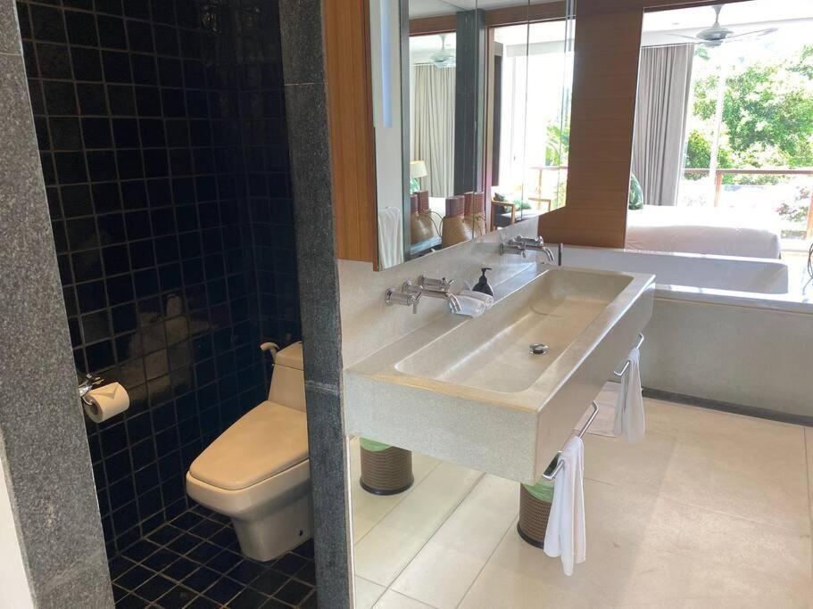 Beachfront 2 Bedroom Luxury Condo Chava Surin Bagian luar foto
