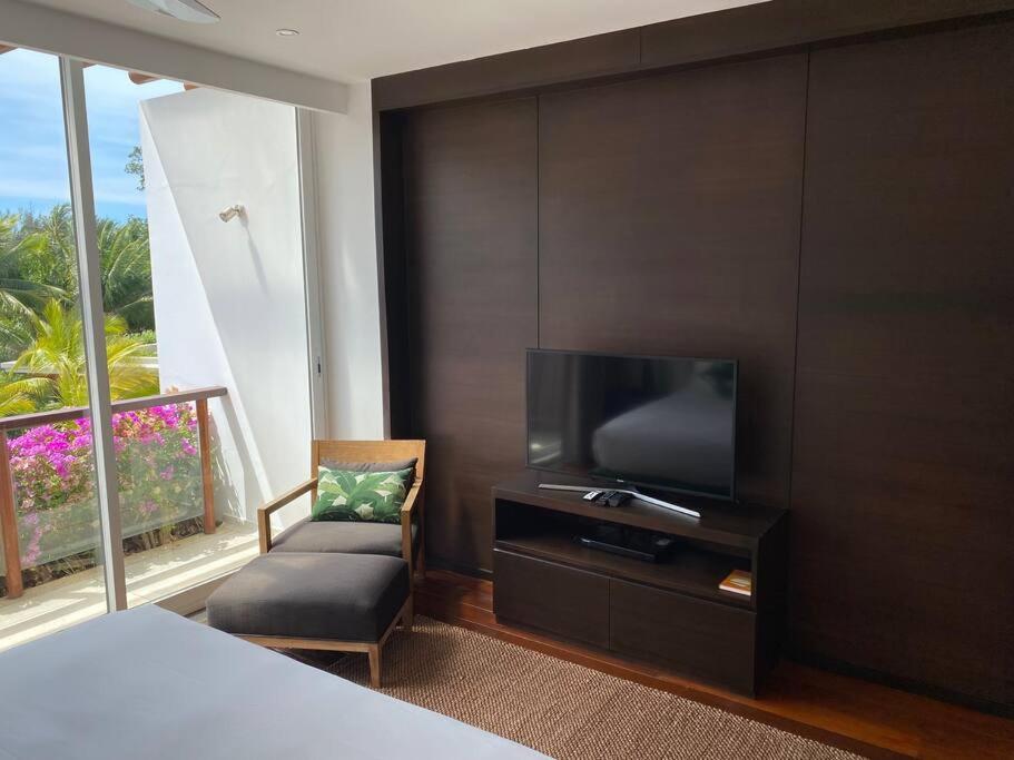 Beachfront 2 Bedroom Luxury Condo Chava Surin Bagian luar foto